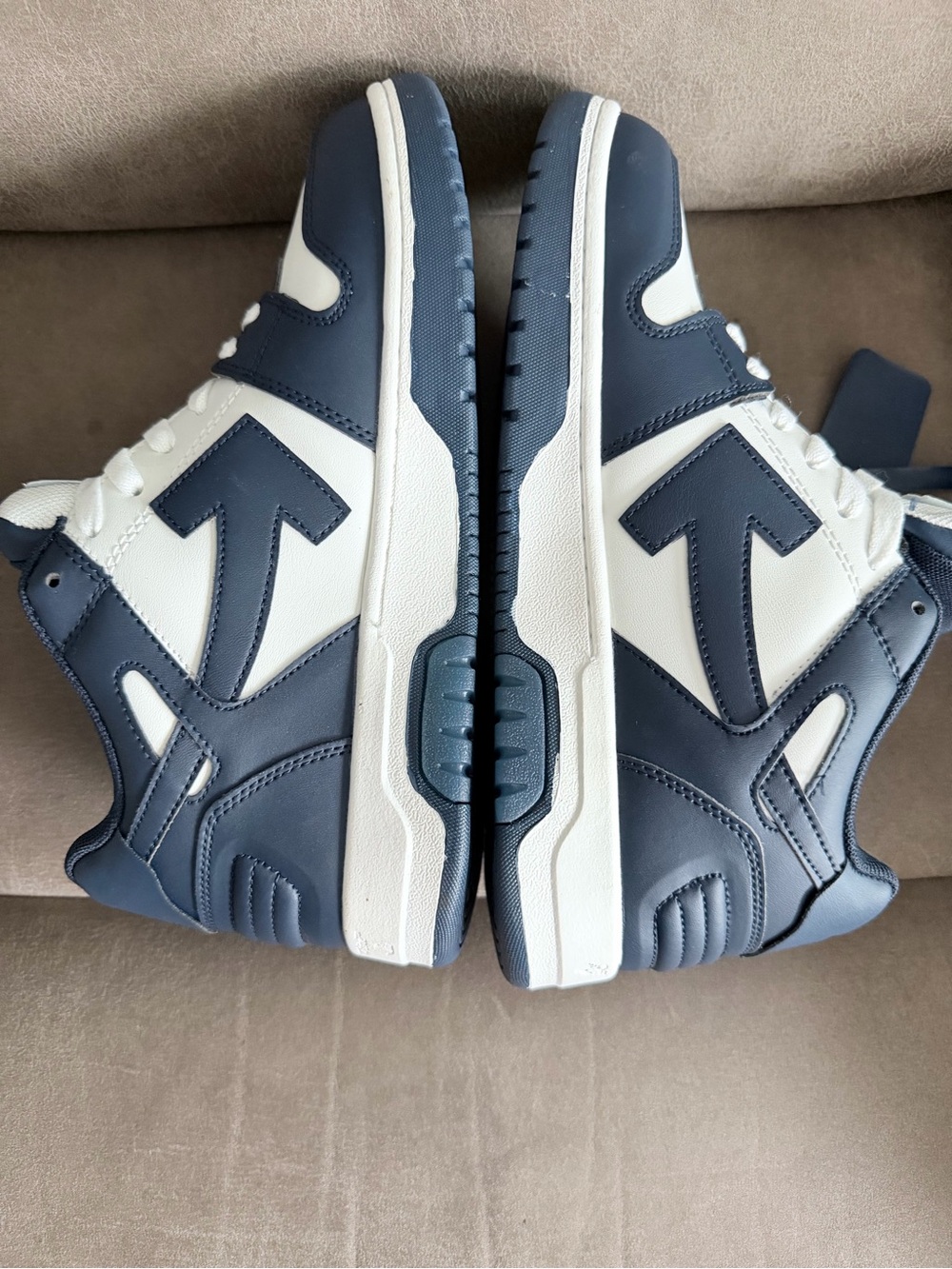 Off-White Men's Navy and White Sneakers - Picture 4 of 4